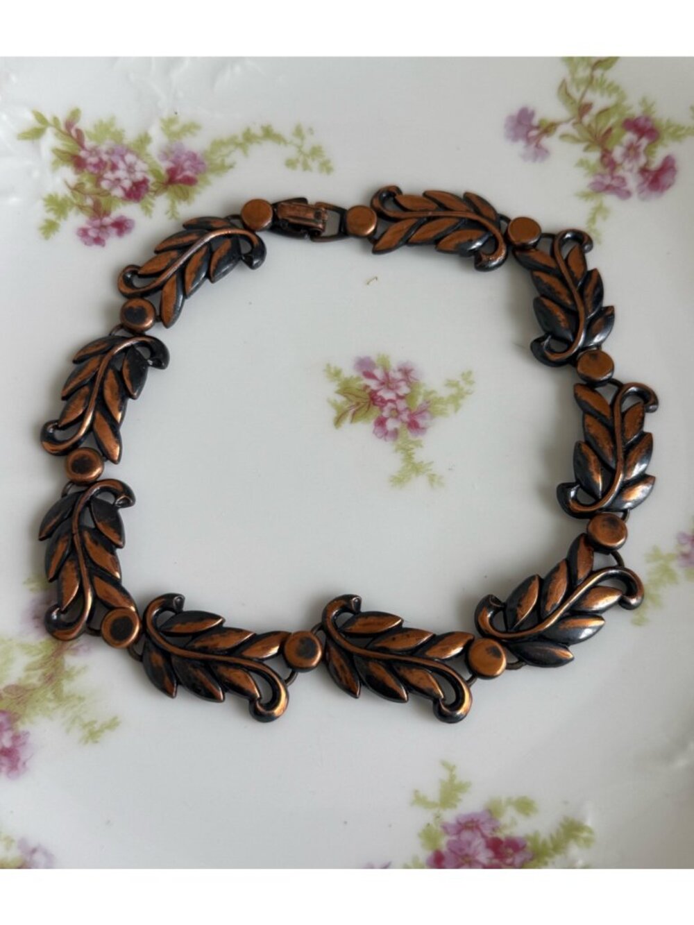 Vintage MCM Modernist Copper Scrolling Leaf Choker Necklace 14"